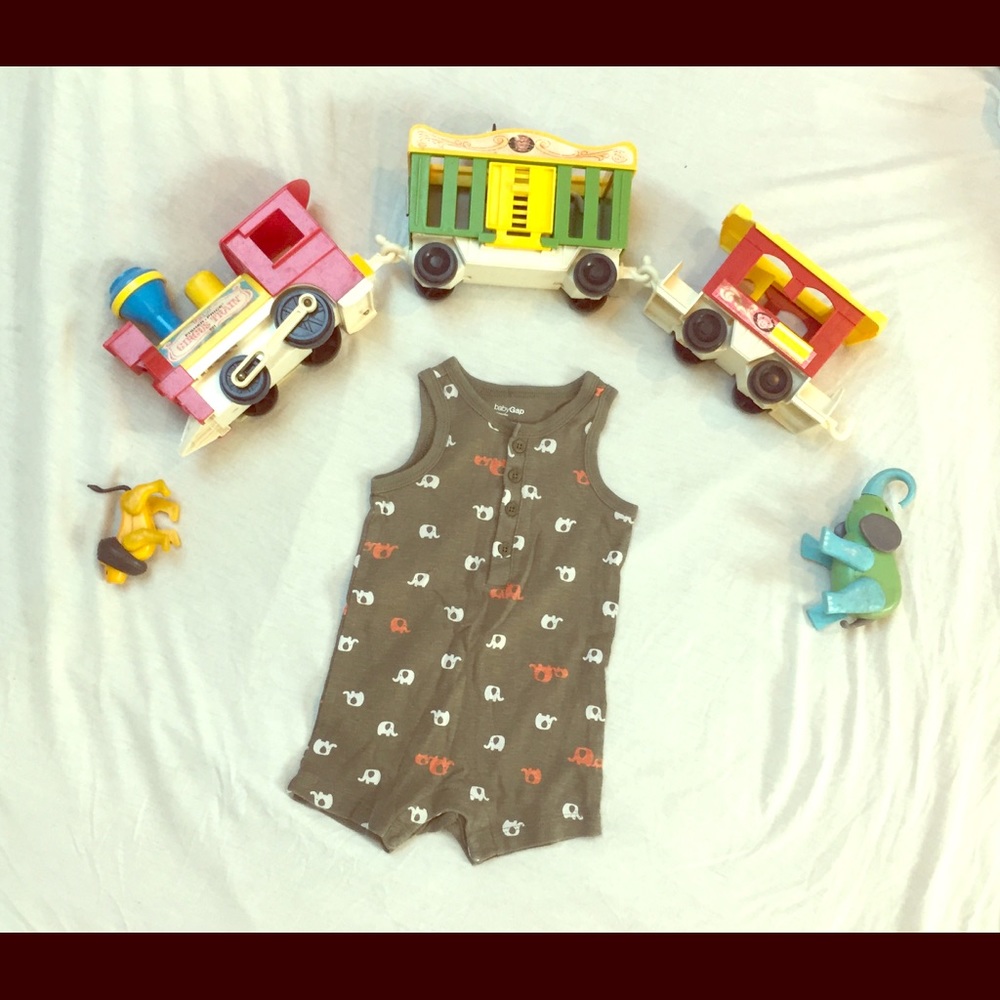🚫sold Gap shorty onesie
